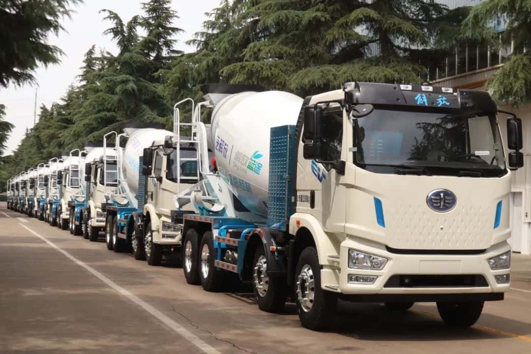 中集車輛新能源攪拌車，硬核助力西南地區(qū)重點工程建設(shè)