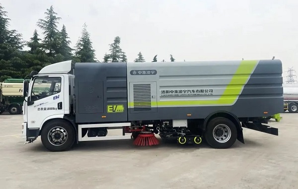 凌宇純電動(dòng)洗掃車(chē)的特點(diǎn)詳解！出色在哪？